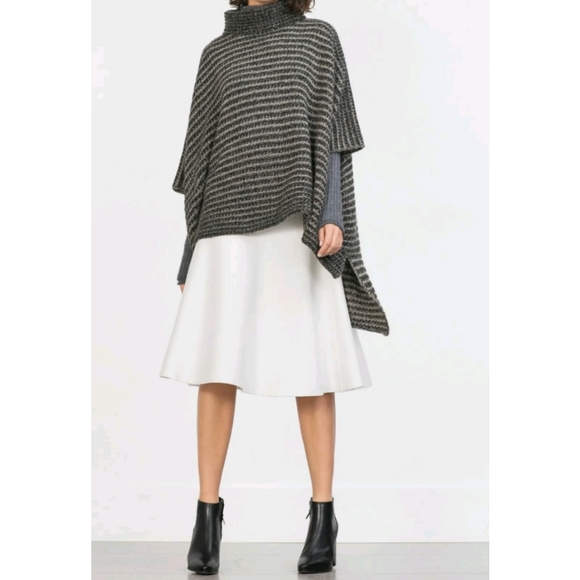ZARA KNIT COLLECTION Italian Yarn Horizontal Ribbed Thick Chunky Poncho Size M - Picture 1 of 5